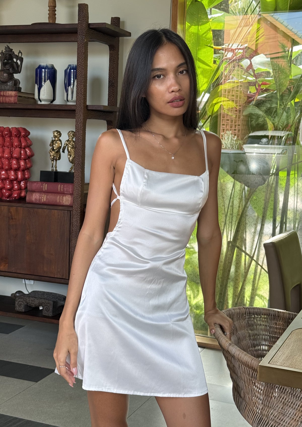 Gaun Selene — Off-White